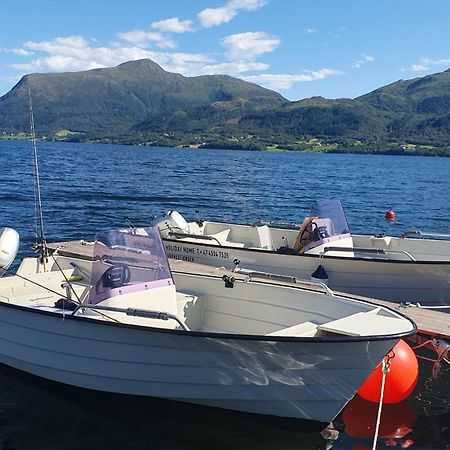 Kvernesfjorden Apartments Steinsgrenda エクステリア 写真