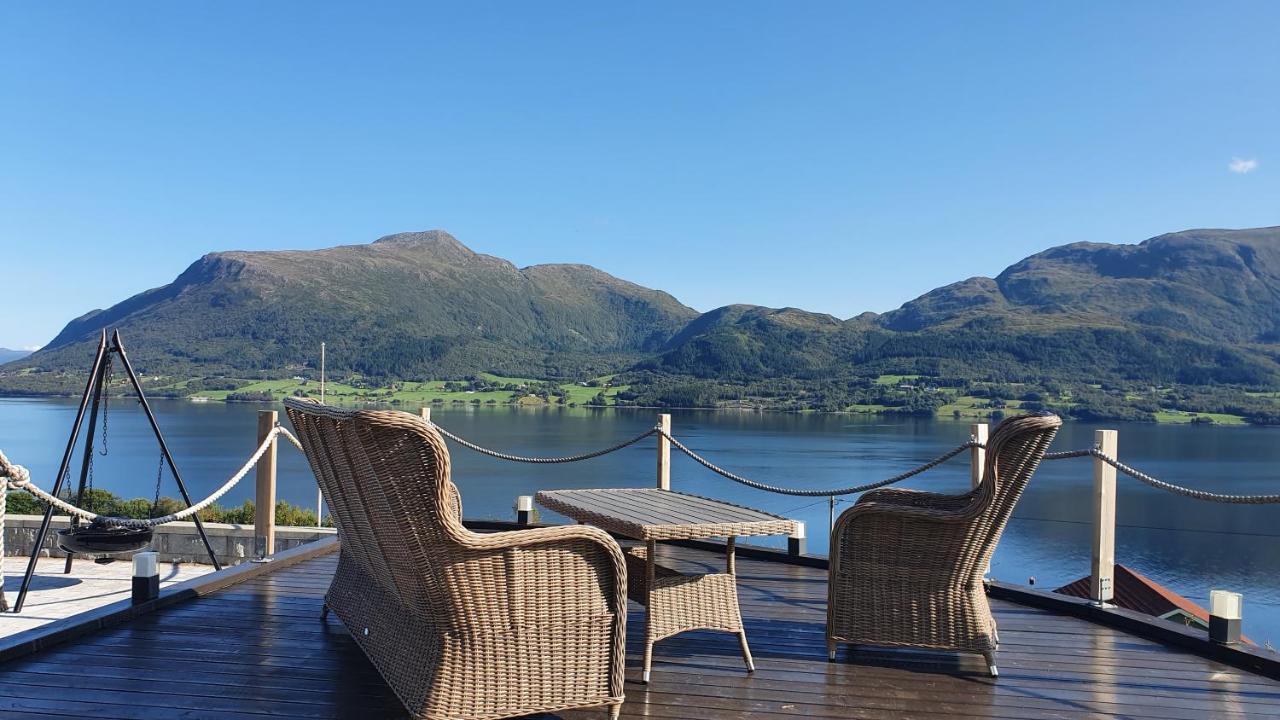 Kvernesfjorden Apartments Steinsgrenda エクステリア 写真