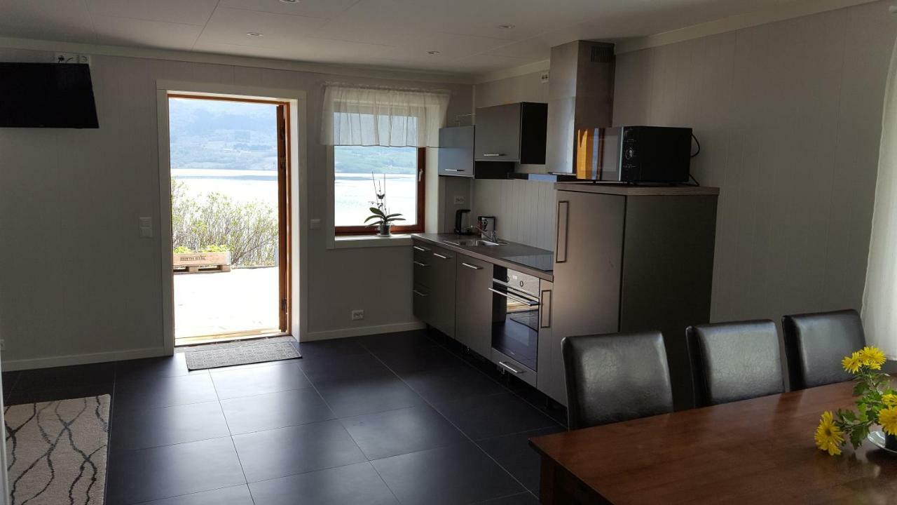 Kvernesfjorden Apartments Steinsgrenda エクステリア 写真