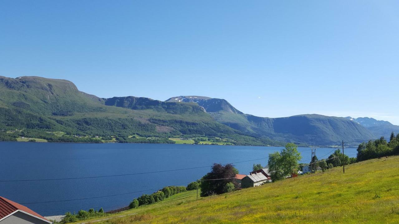 Kvernesfjorden Apartments Steinsgrenda エクステリア 写真
